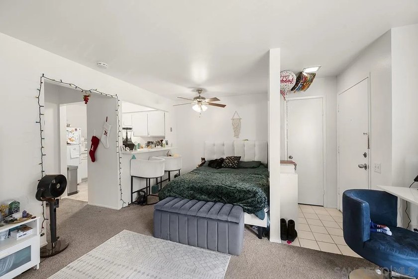 Centrally located in Mission Valley, this well-maintained - photo 11