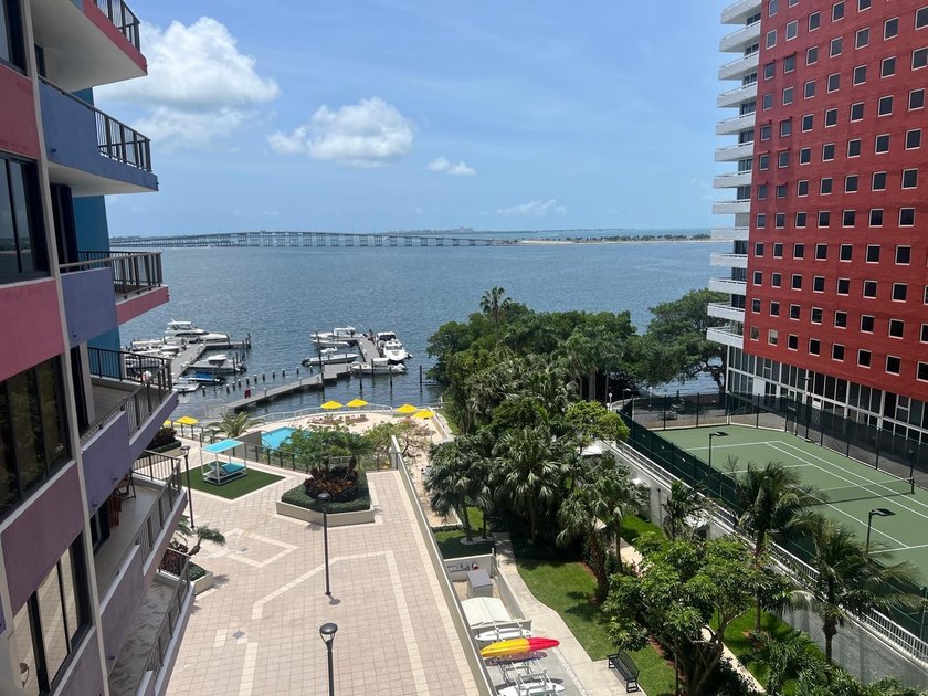 Rare waterfront luxury residence at Brickell in the iconic Villa - photo 5