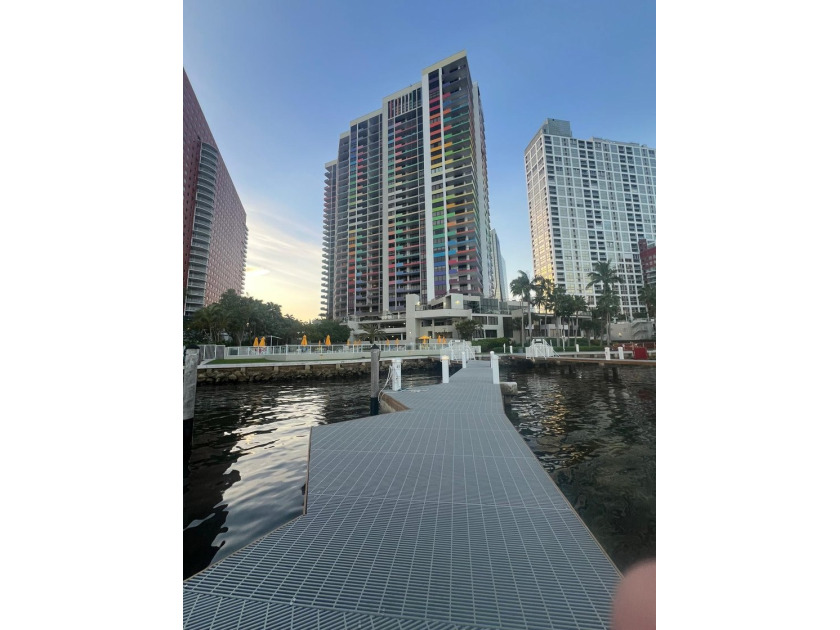 Rare waterfront luxury residence at Brickell in the iconic Villa - photo 6