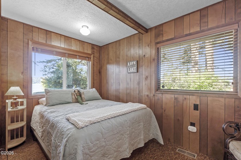 First time on the market, and worth the wait. This single-level - photo 27