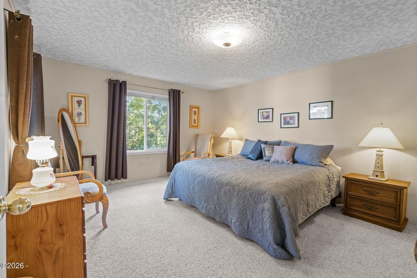 First time on the market, and worth the wait. This single-level - photo 31