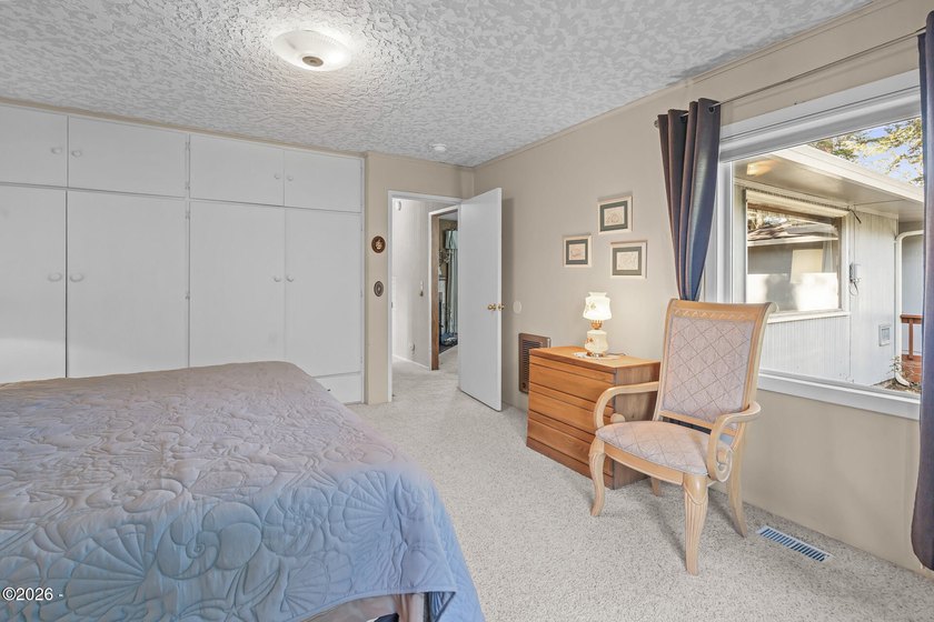 First time on the market, and worth the wait. This single-level - photo 32