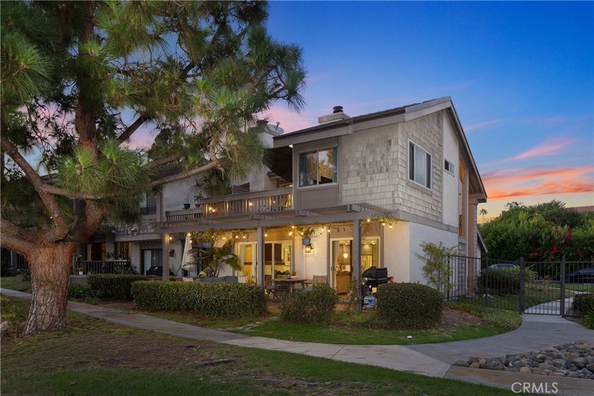 Discover this rare turnkey 3-bedroom, 3-bath townhome in the - photo 34