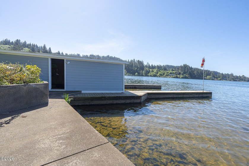 First time on the market, and worth the wait. This single-level - photo 41