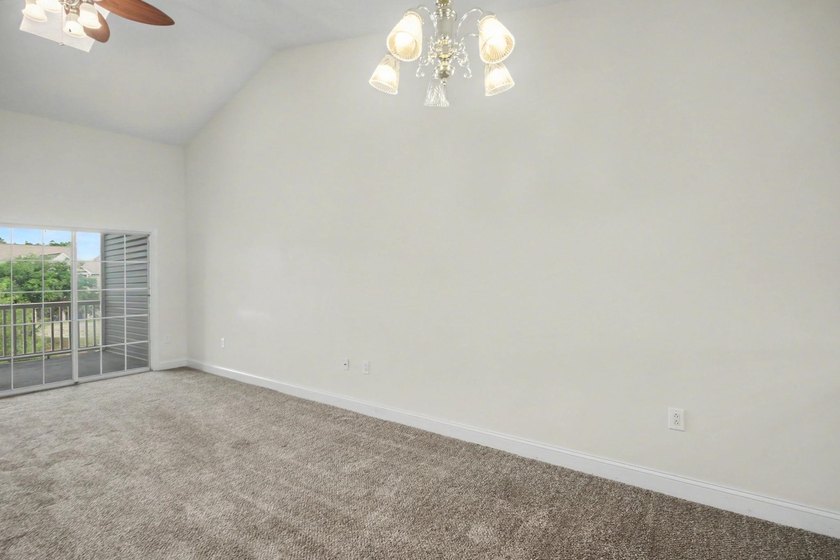 Spacious and well-appointed 3-bedroom, 2-bathroom second-floor - photo 19