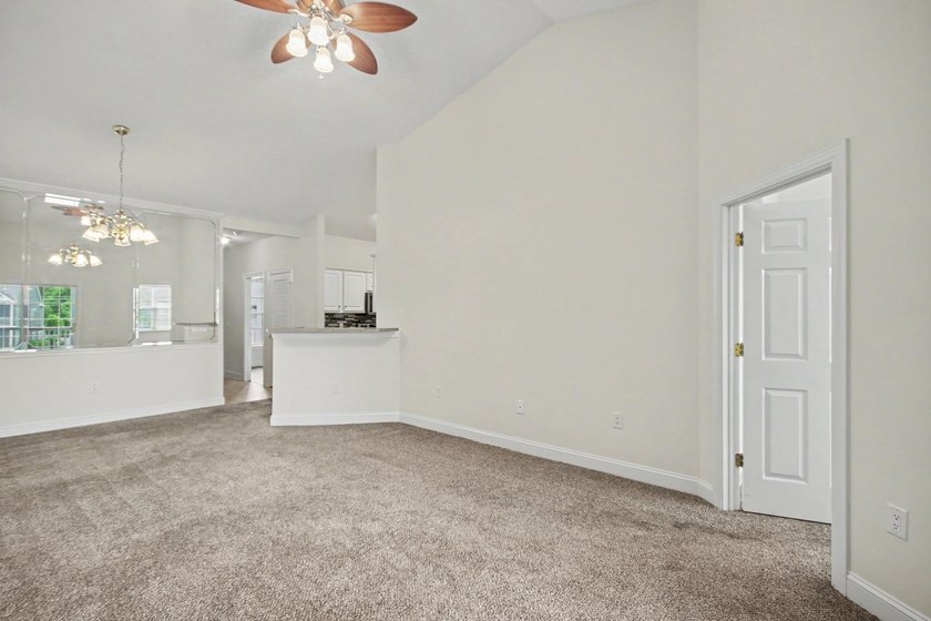 Spacious and well-appointed 3-bedroom, 2-bathroom second-floor - photo 22