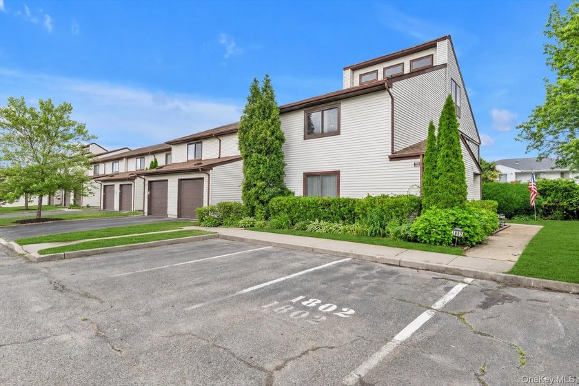 Experience the lifestyle and convenience of Oceanside Cove! This - photo 4