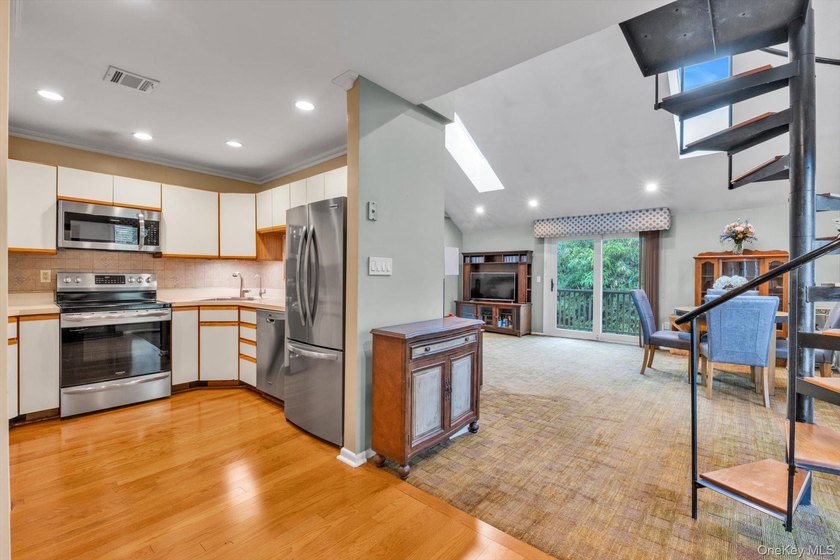 Experience the lifestyle and convenience of Oceanside Cove! This - photo 8