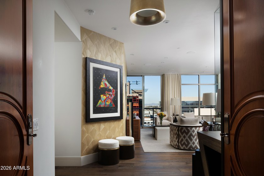 The crown jewel of the ultra luxurious Esplanade Place - photo 2