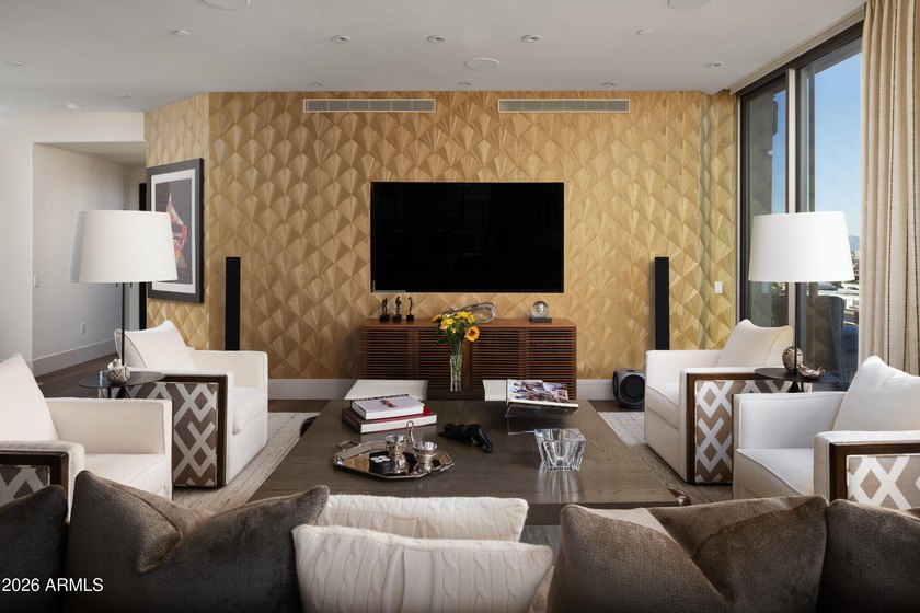 The crown jewel of the ultra luxurious Esplanade Place - photo 5