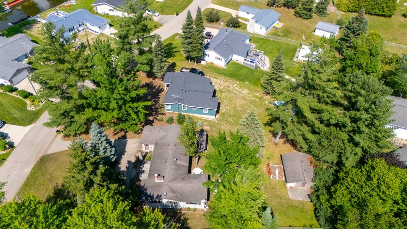 Nestled away on one of the most desirable residential areas in - photo 12