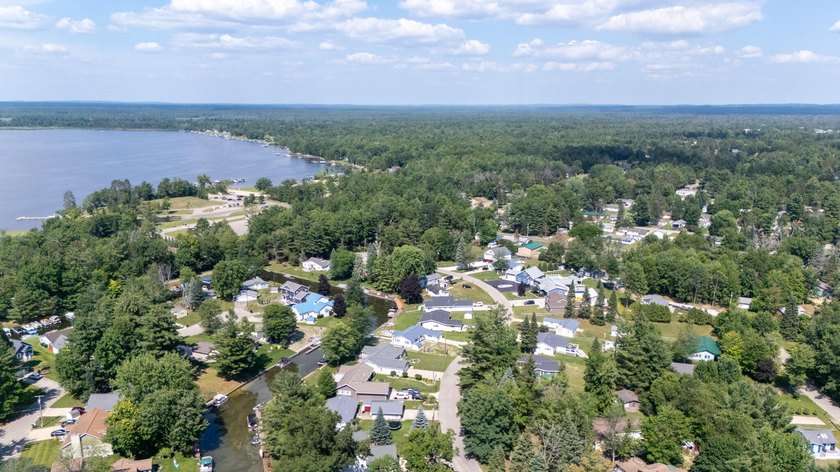 Nestled away on one of the most desirable residential areas in - photo 16
