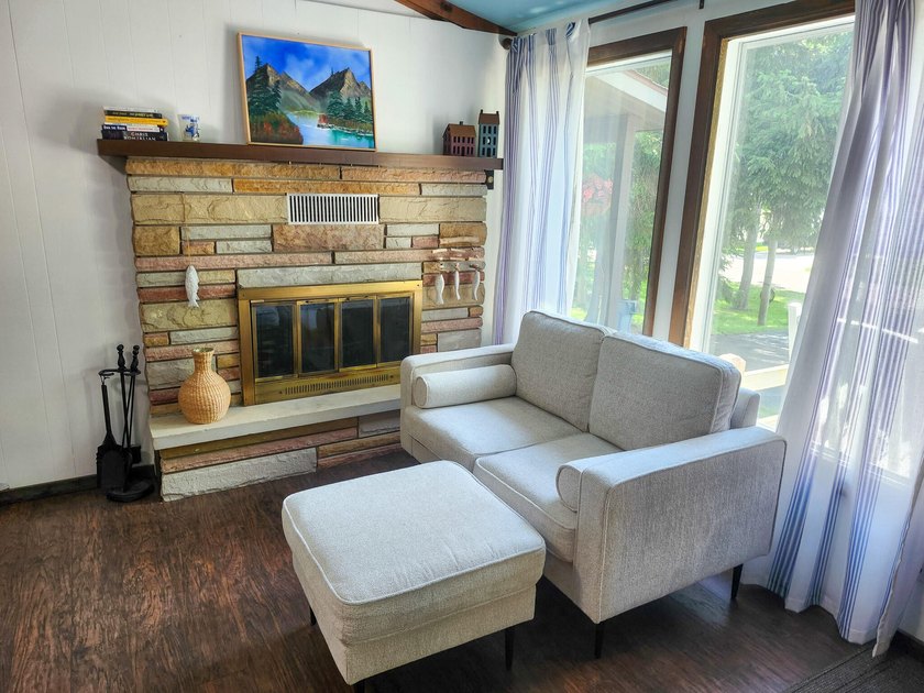Nestled away on one of the most desirable residential areas in - photo 23