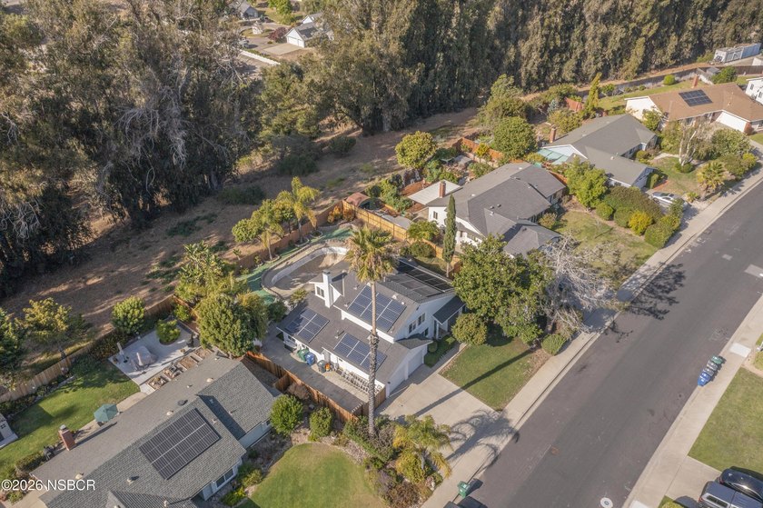 Blending contemporary style with a spacious and functional 2,026 - photo 29