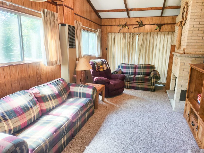 Nestled away on one of the most desirable residential areas in - photo 32
