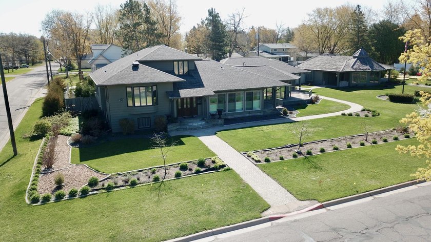 Some homes are houses. This one is a lifestyle. Sitting on .66 - photo 3