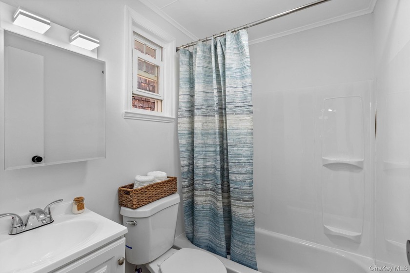 HIGH-YIELD INVESTMENT PROPERTY - THREE (3) UNITS / bungalows in - photo 14