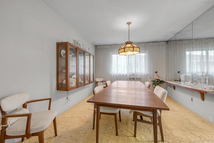 Great Opportunity to Own a Spacious 6 Bedroom, 3 Bath Hi Ranch - photo 3