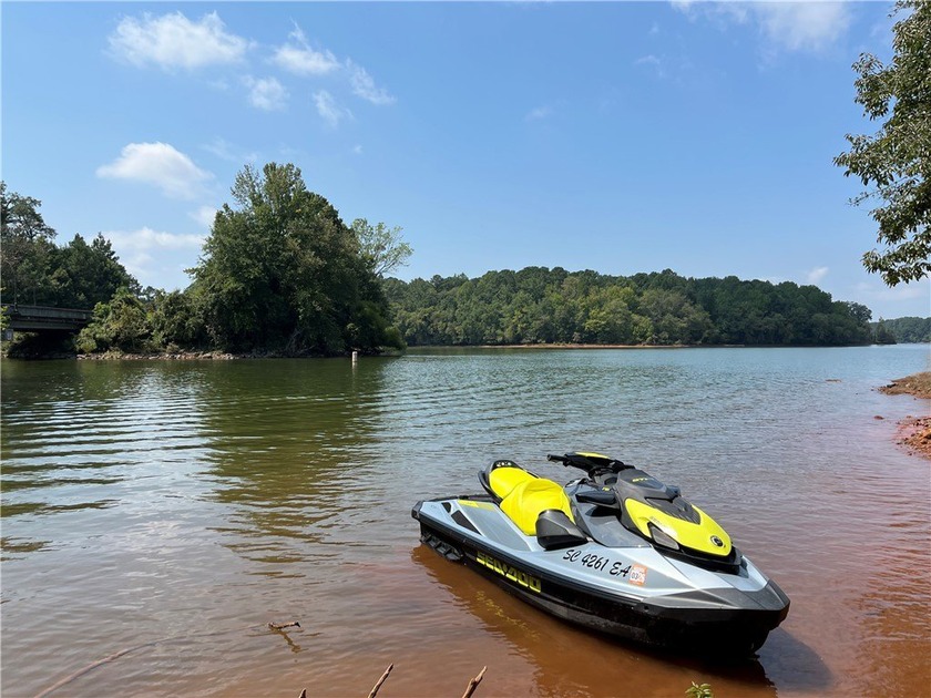 LAKE HARTWELL 1 mile from Clemson Blvd off of Brown Rd in - photo 20