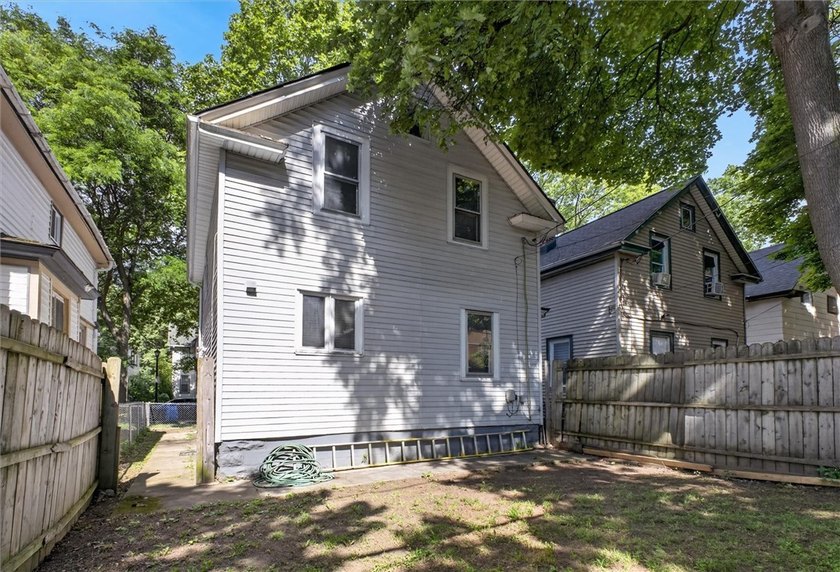 NEW TEAR OFF ROOF '26 &amp; UPDATED KITCHEN. This 916 SF Colonial - photo 23