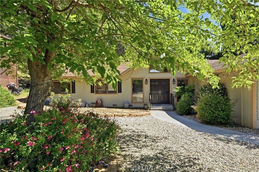 Comfort, Ease, and Spaciousness on Maple Leaf Court. Single - photo 26