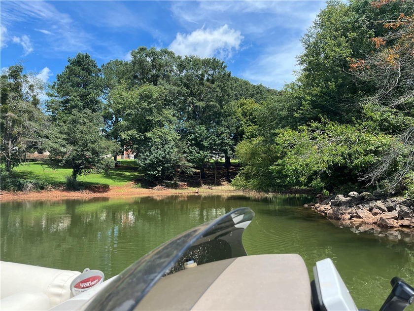 LAKE HARTWELL 1 mile from Clemson Blvd off of Brown Rd in - photo 32