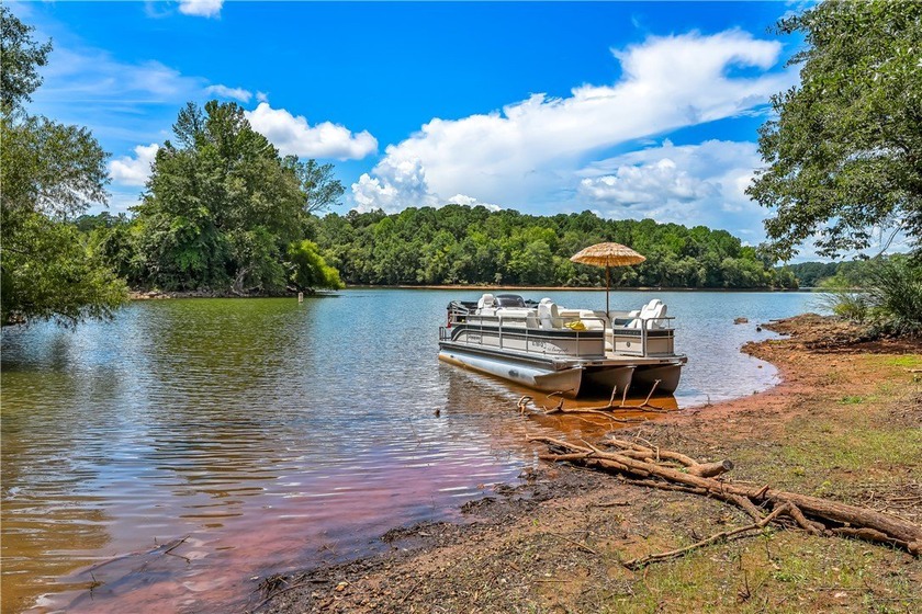 LAKE HARTWELL 1 mile from Clemson Blvd off of Brown Rd in - photo 42