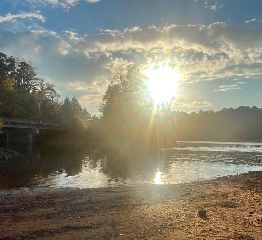 LAKE HARTWELL 1 mile from Clemson Blvd off of Brown Rd in - photo 44