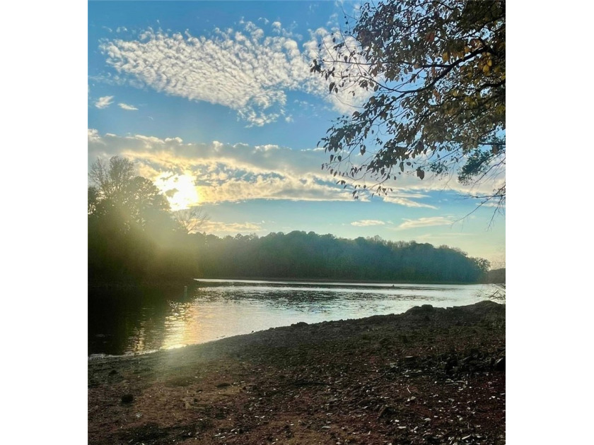 LAKE HARTWELL 1 mile from Clemson Blvd off of Brown Rd in - photo 47