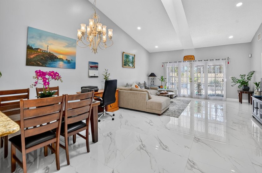 Welcome to this charming 3-bedroom, 2-bathroom, 1-car garage - photo 14