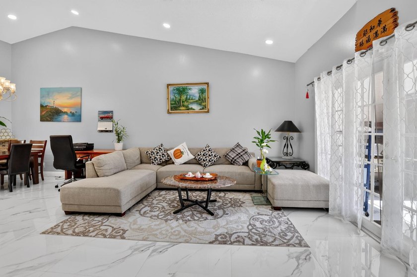 Welcome to this charming 3-bedroom, 2-bathroom, 1-car garage - photo 17