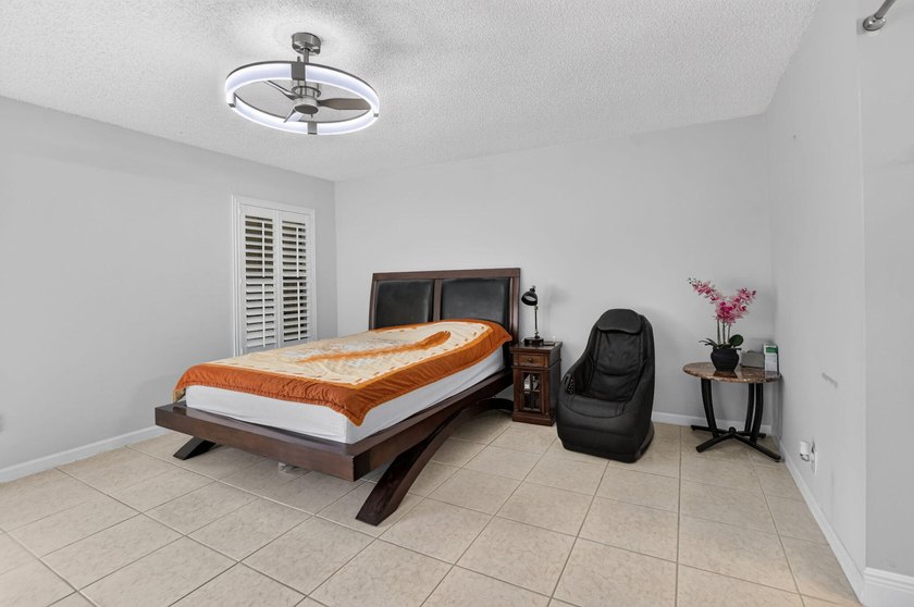 Welcome to this charming 3-bedroom, 2-bathroom, 1-car garage - photo 20