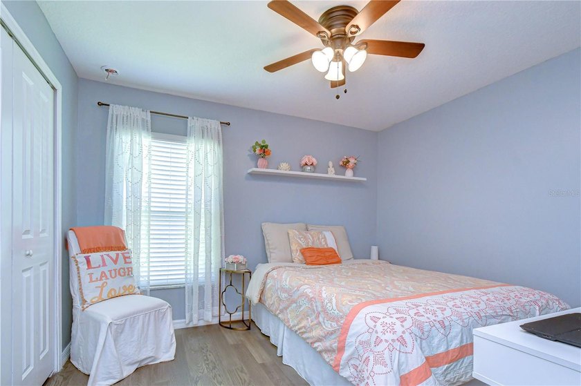 Welcome to this beautifully designed 4-bedroom, 2-bathroom split - photo 23