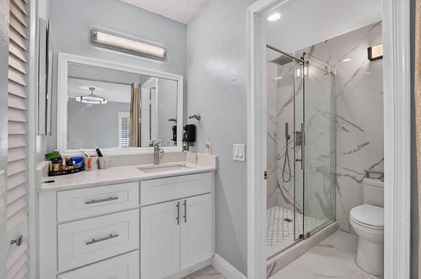 Welcome to this charming 3-bedroom, 2-bathroom, 1-car garage - photo 23