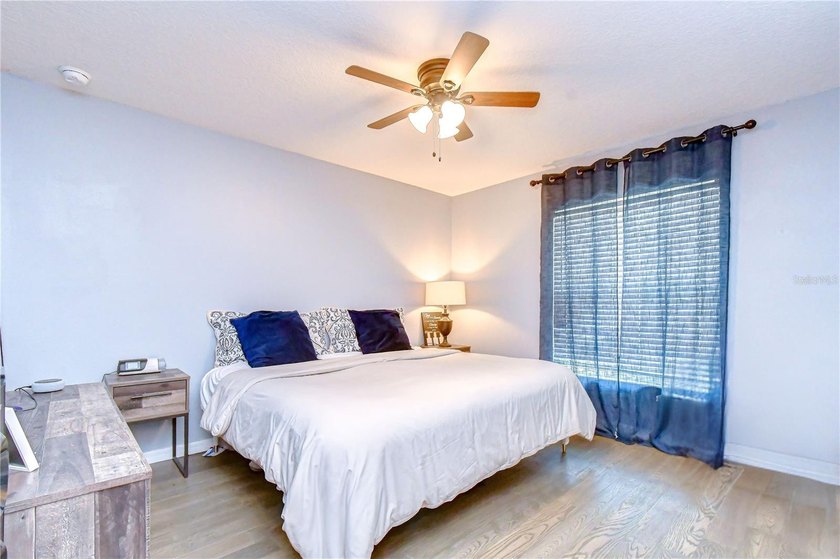 Welcome to this beautifully designed 4-bedroom, 2-bathroom split - photo 26