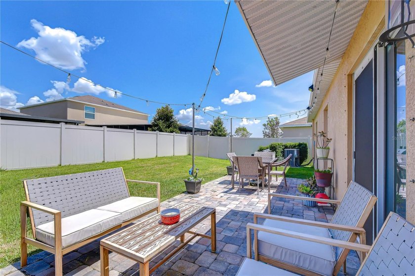 Welcome to this beautifully designed 4-bedroom, 2-bathroom split - photo 34