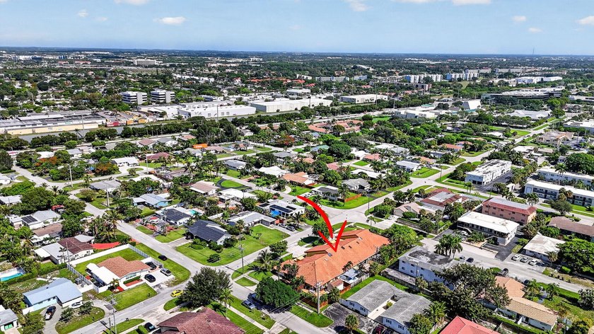 Welcome to this charming 3-bedroom, 2-bathroom, 1-car garage - photo 47