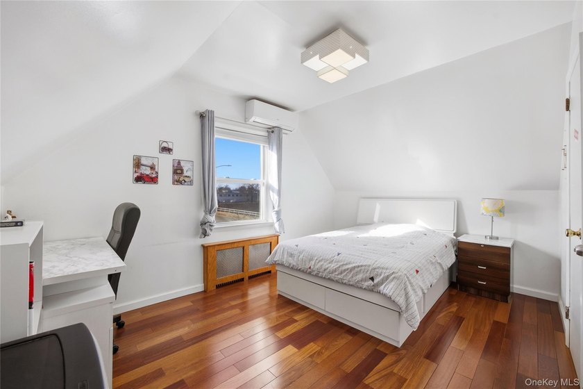 Nestled In a Prime Bayside Location, This Well-Appointed - photo 10