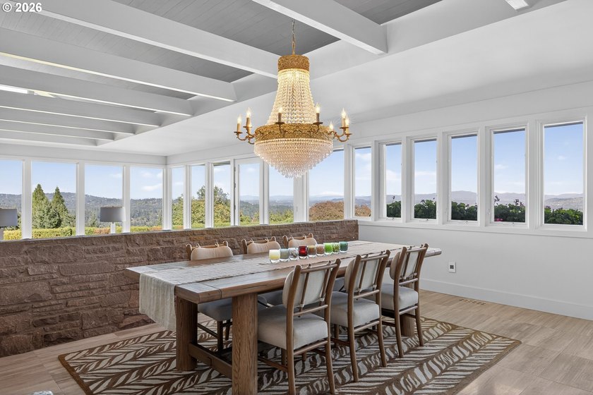 A one-of-one Architectural Offering with Panoramic Mountain &amp; - photo 9
