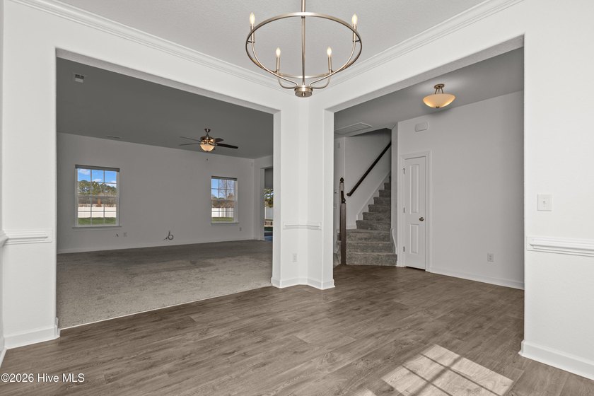 Welcome to this beautifully maintained 5 bedroom, 3 bathroom - photo 11