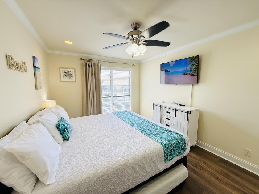 Welcome to this beautifully updated 1-bedroom &amp; rare 1.5-bath - photo 21