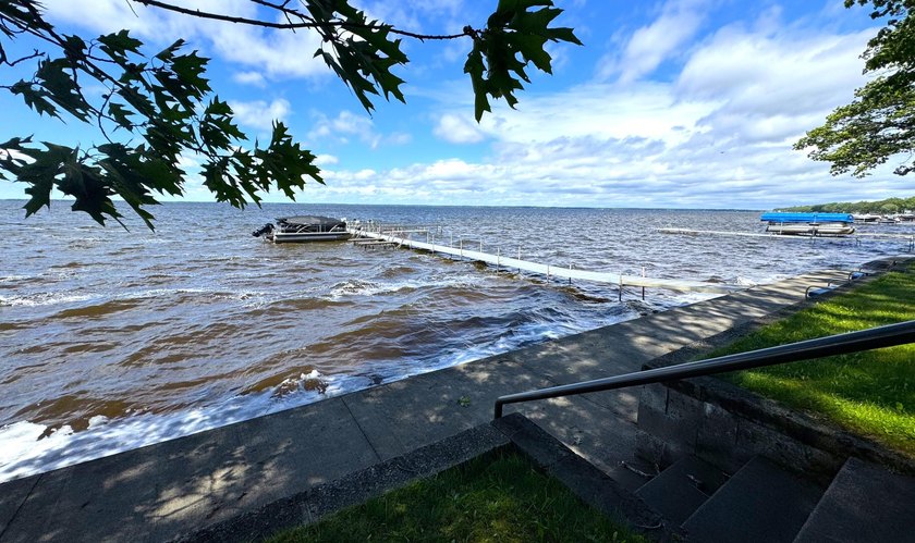 Enjoy 150' of shared sandy lakefront on beautiful Houghton - photo 30