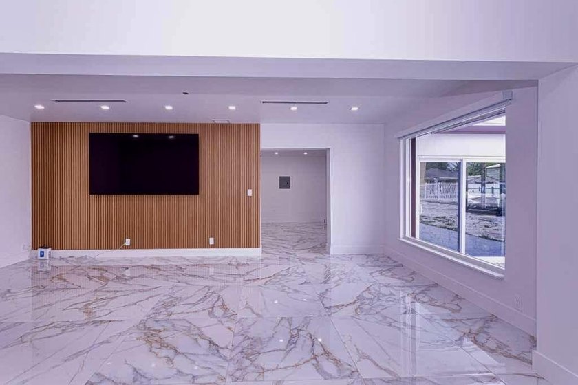 BEAUTIFUL HOME!! 4 bedrooms and 2 bathrooms, this property - photo 15