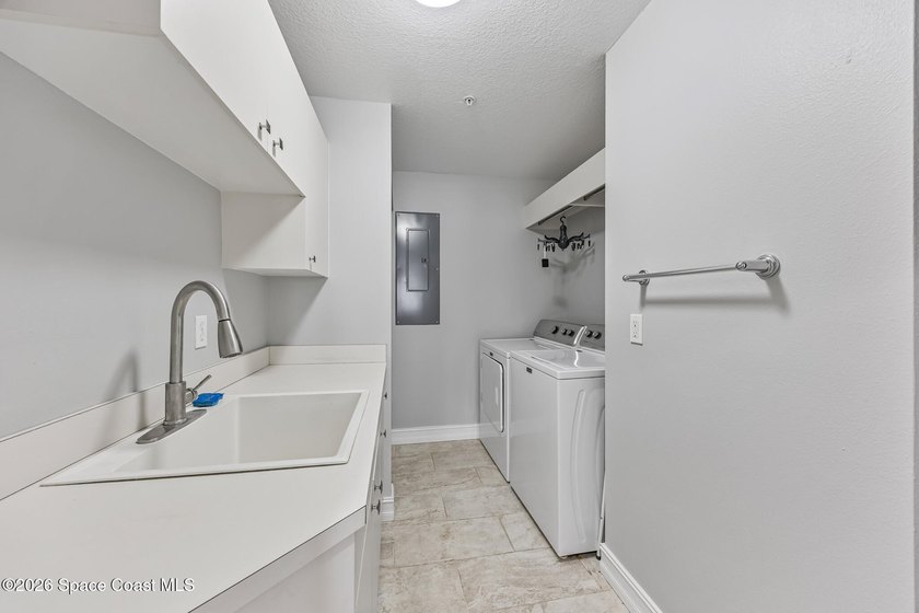 DIRECT INDIAN RIVER FRONT | 8TH FLOOR CORNER UNIT | WRAP-AROUND - photo 34