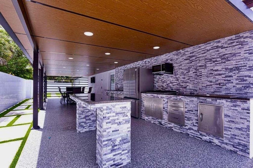 BEAUTIFUL HOME!! 4 bedrooms and 2 bathrooms, this property - photo 43