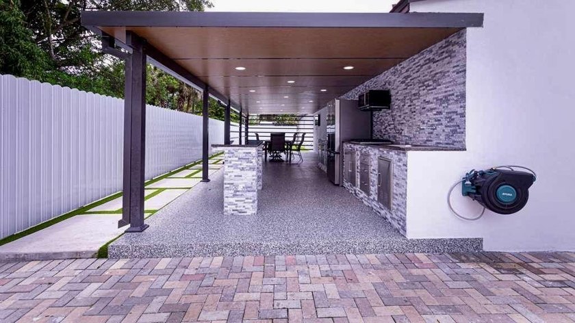 BEAUTIFUL HOME!! 4 bedrooms and 2 bathrooms, this property - photo 44