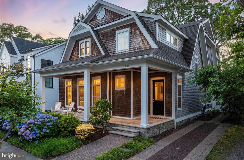 Perfectly positioned in the heart of highly sought-after South - photo 3