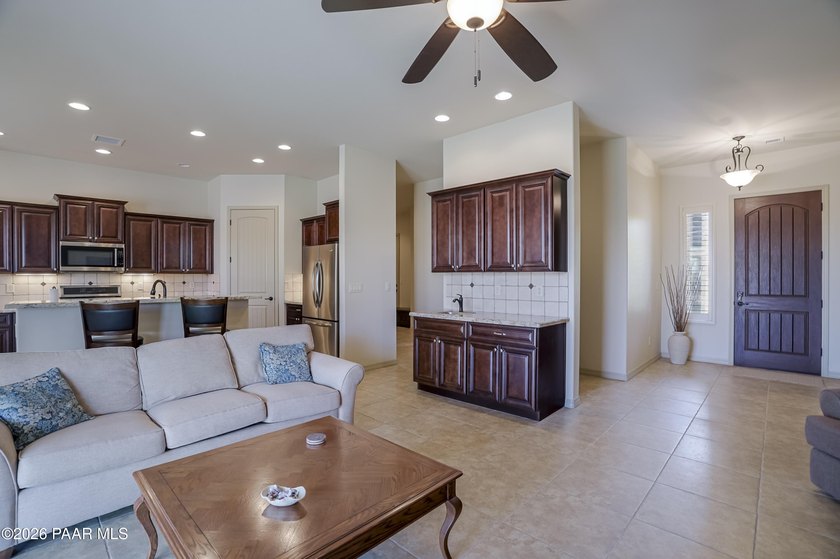 A RARE opportunity to own a single-level spacious property with - photo 13