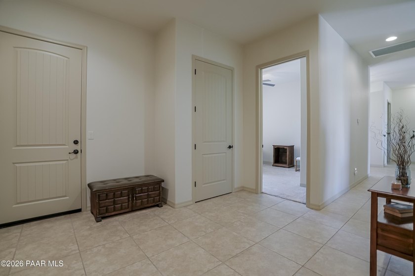 A RARE opportunity to own a single-level spacious property with - photo 19