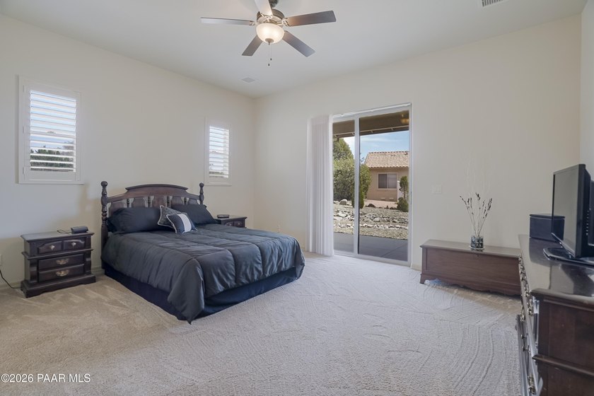 A RARE opportunity to own a single-level spacious property with - photo 20